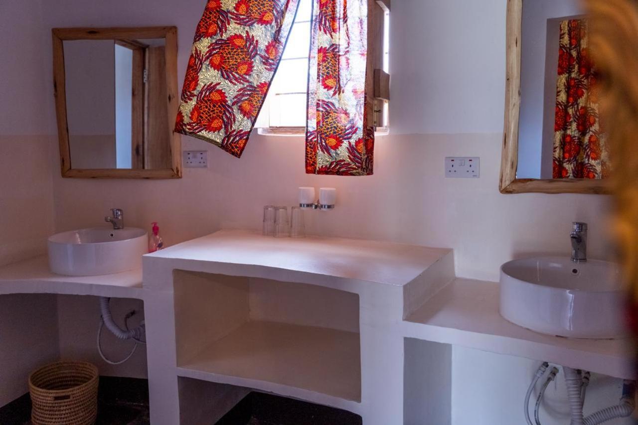 Lake Natron Maasai Giraffe Eco Lodge And Camping Mtowabaga Exteriér fotografie